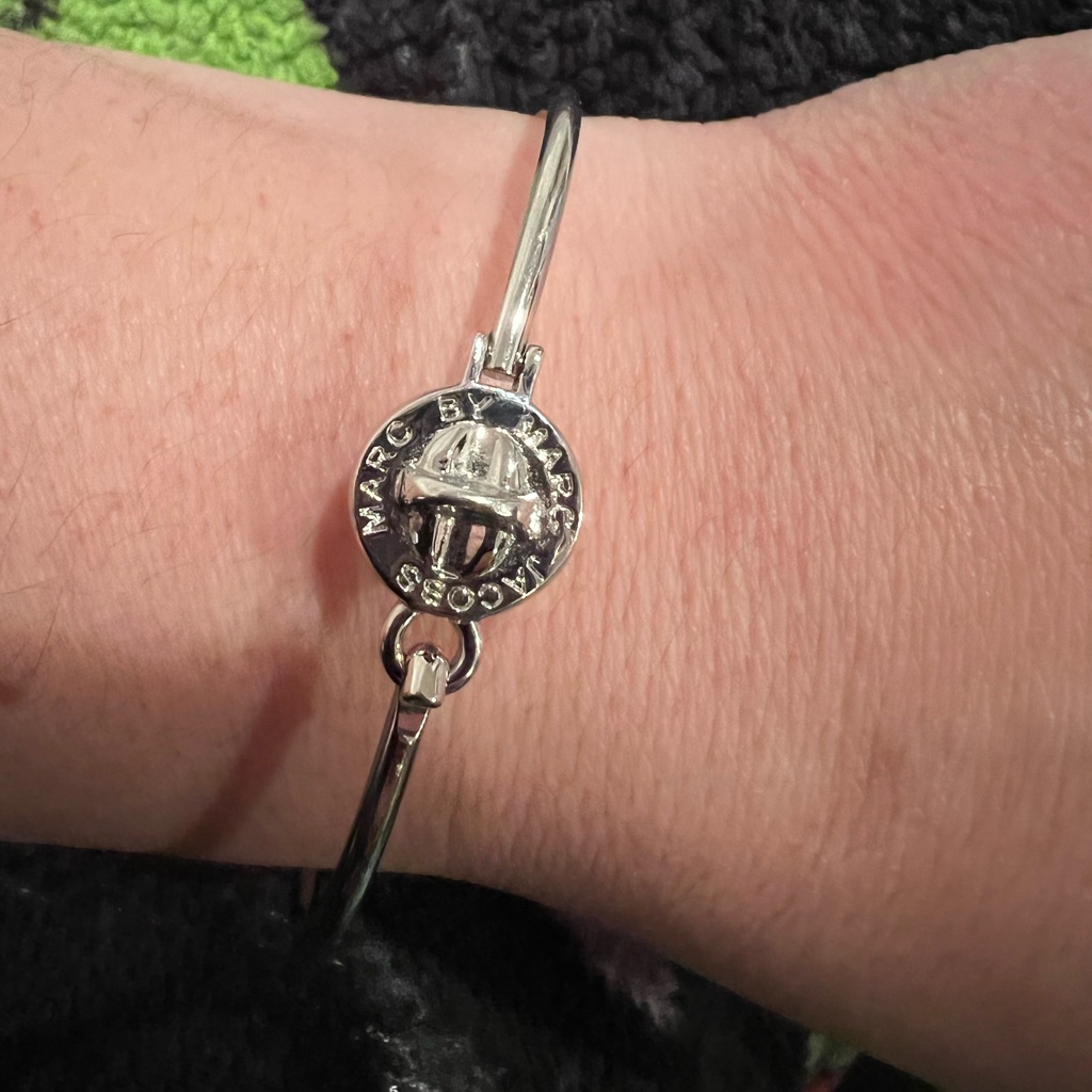 Marc By Marc Jacobs Skinny Small Sized Logo Disc Bracelet 36$